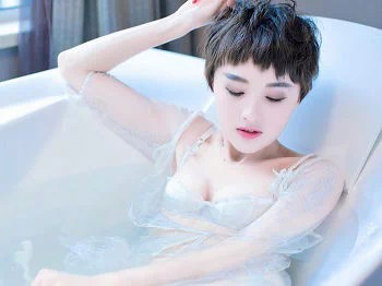 XiuRen第600期_美女空姐baby_kiki浴缸里透视薄纱性感内衣秀豪乳清新迷人写真76P